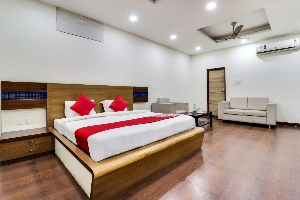 Farrukhabad Oyo 43936 Hotel Rajputana Palace חדר תמונה